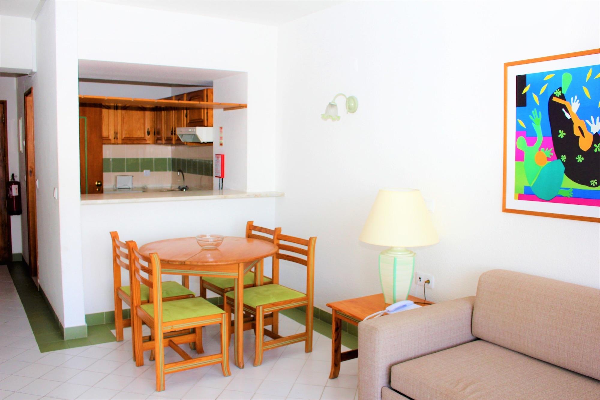 Apartahotel Ourabay - Art&holidays
