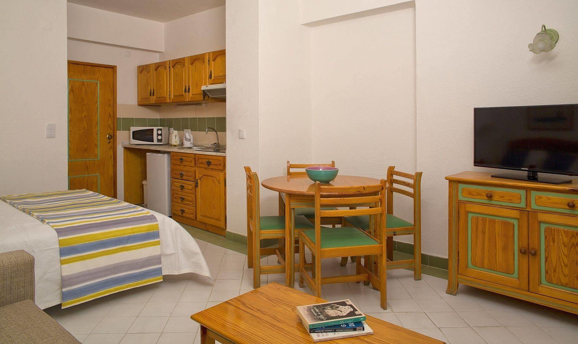 Ourabay - Art&holidays Apartahotel Albufeira